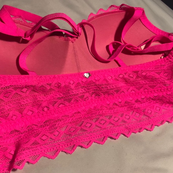 VS lace bralette size L - Picture 5 of 5